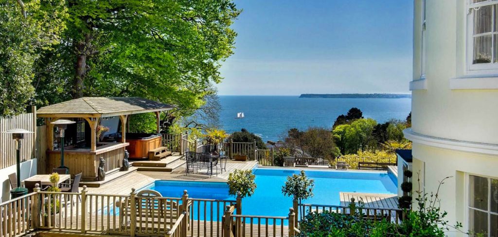 Meadfoot Bay Villa for 21