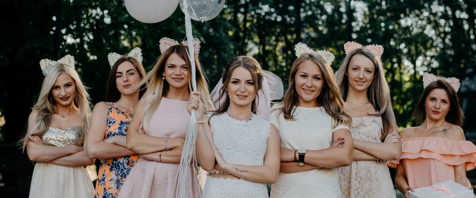 Hen Party Houses To Rent UK Party Houses bachelorette-party-drinking-games-5-best-ideas-how-to-play
