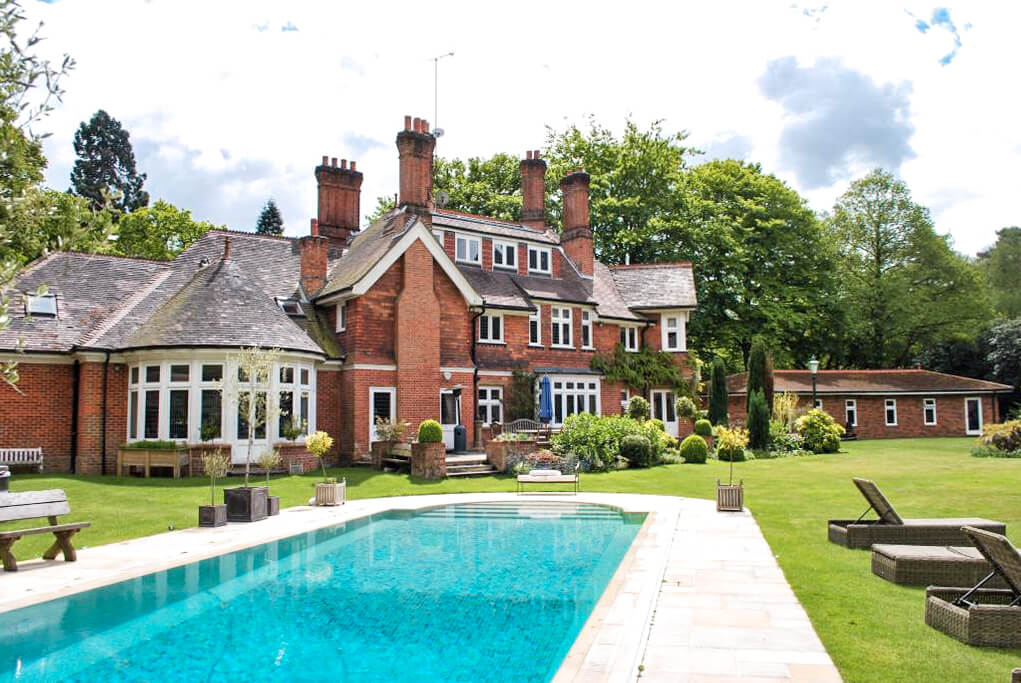 Party House with pool