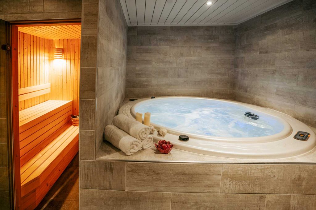 Party Houses With Swimming Pools And Hot Tubs Party Houses Uk