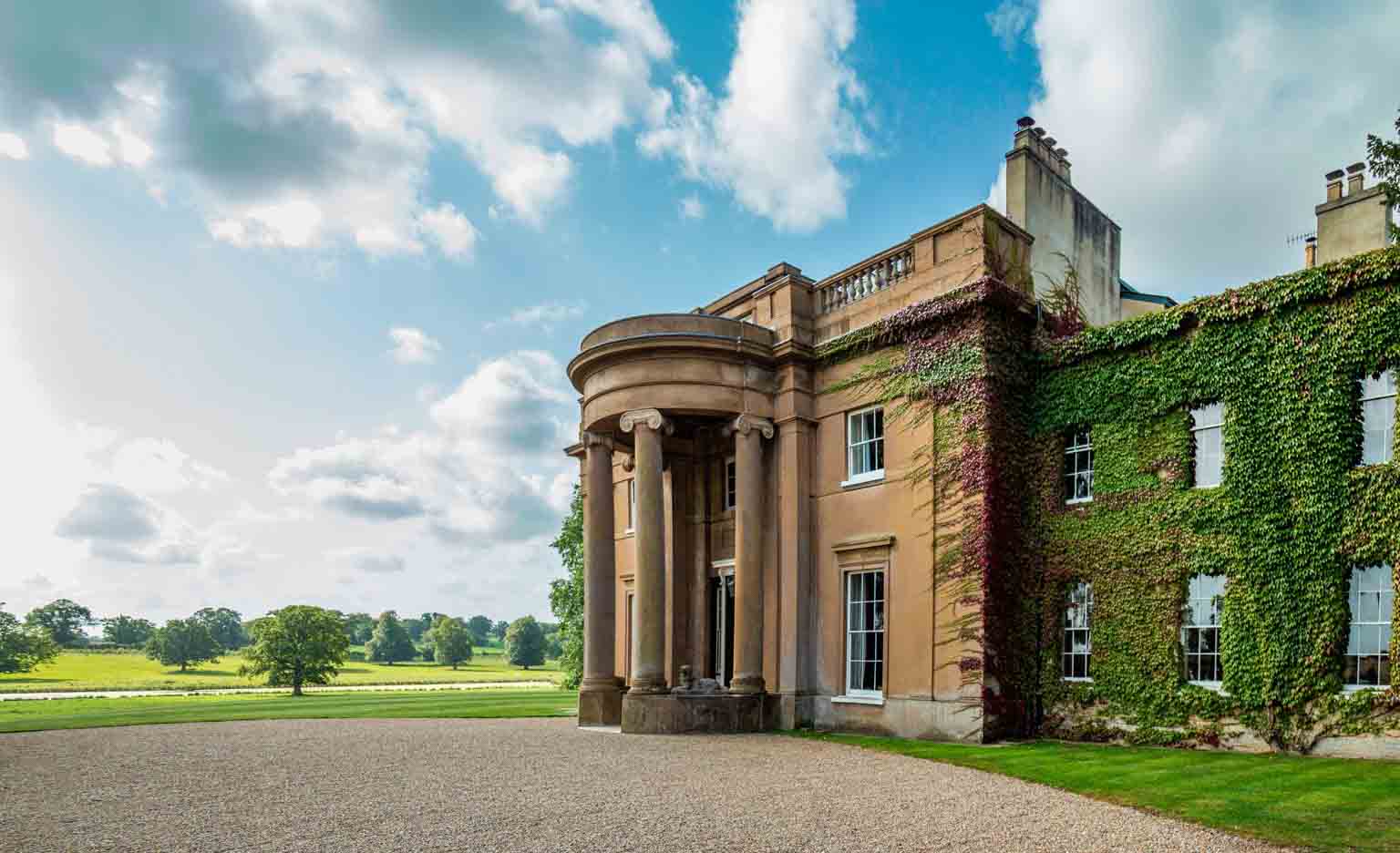 Luxury party houses