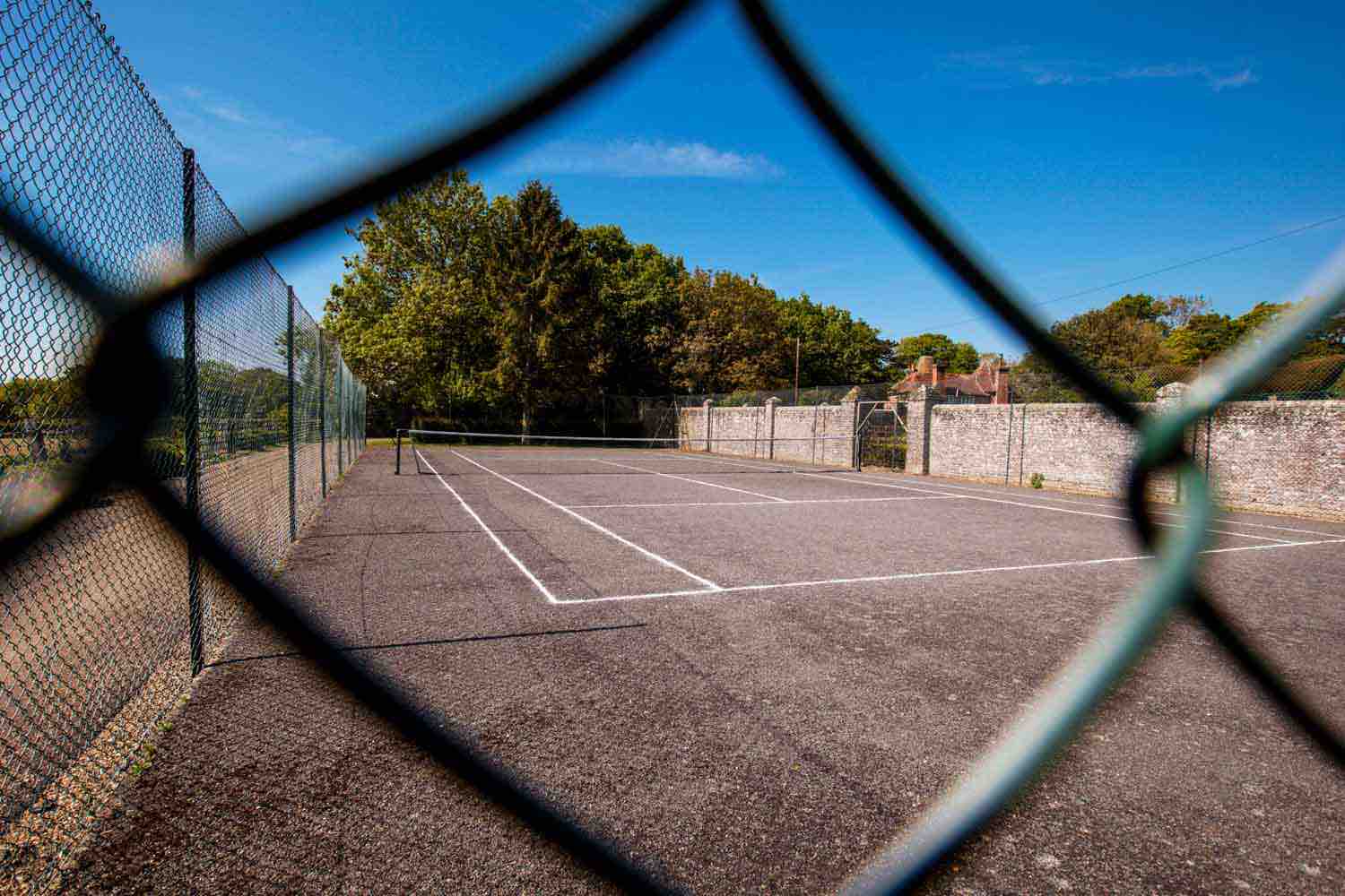 venues with tennis courts