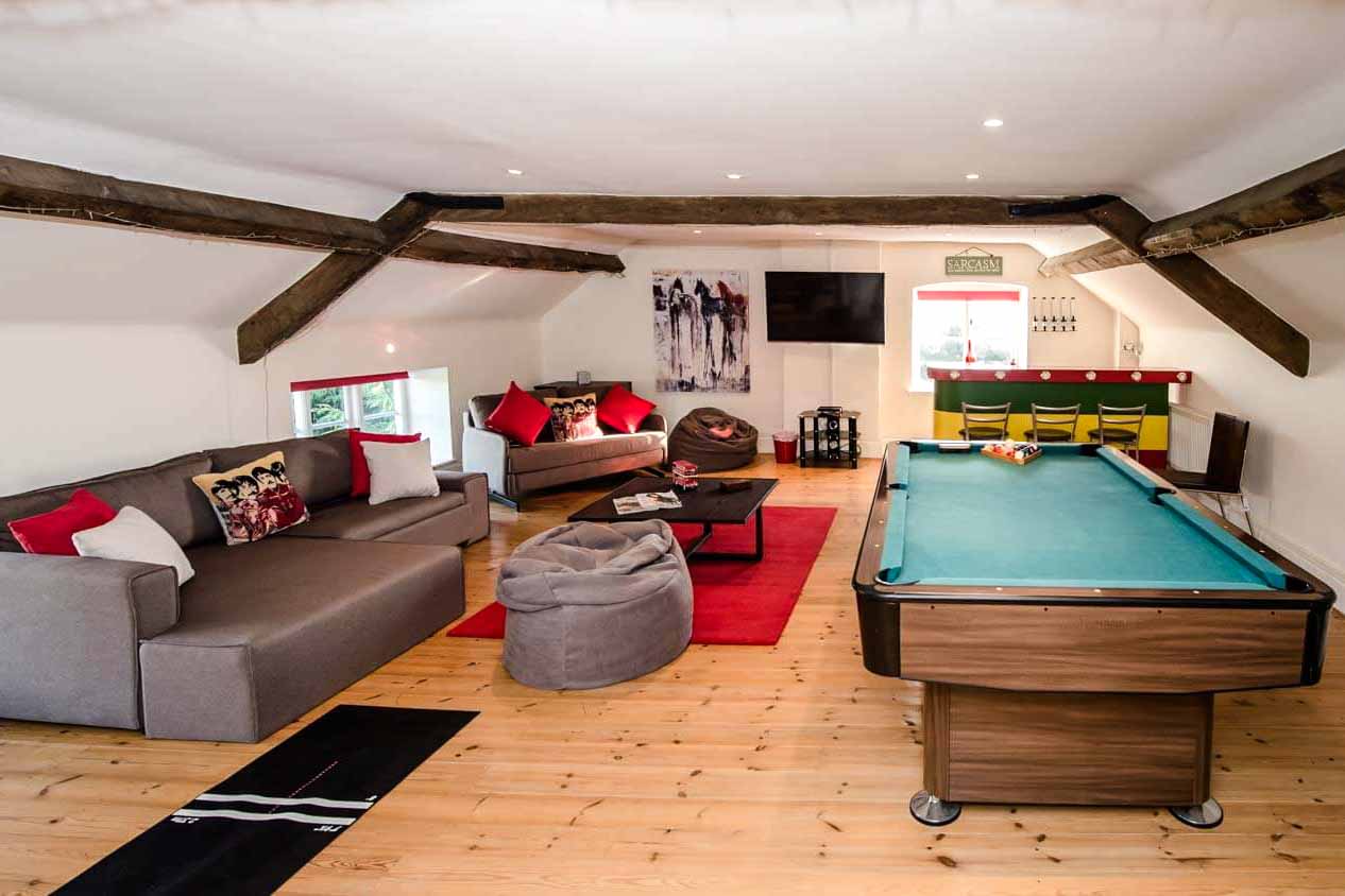 cottages to rent with hot tub and games room